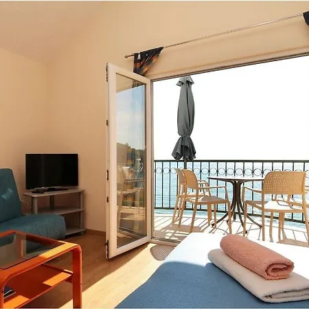 Hotel On The 3*