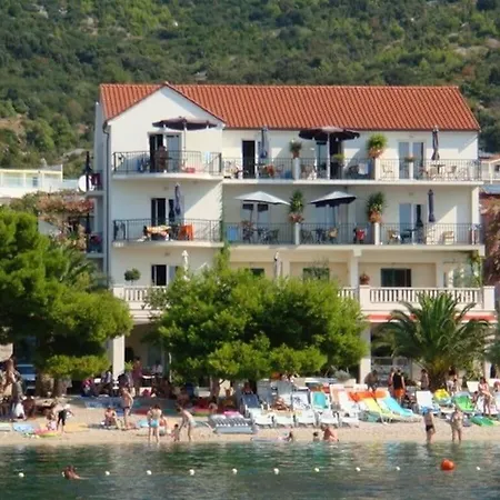 On The Hotel 3*